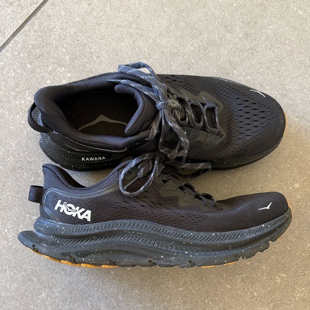 Hoka Kawana black / black running shoe